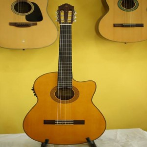 Đàn guitar classic Yamaha CGX122MSC